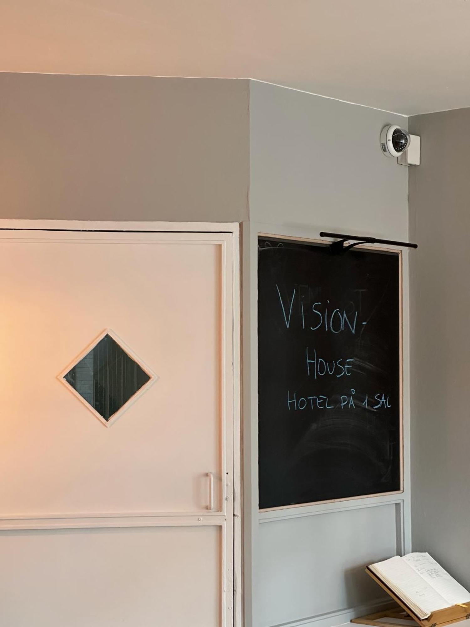 Visionhouse Hotel *